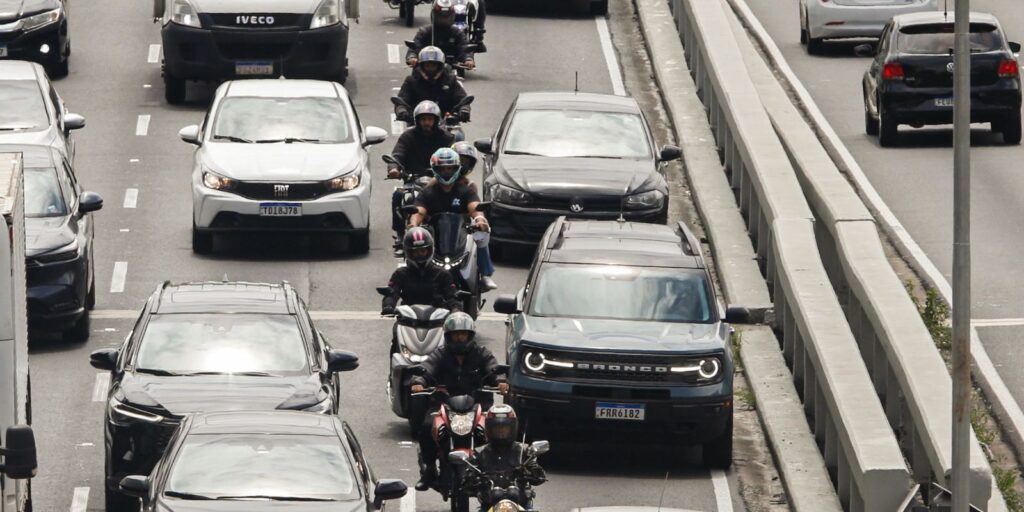 Justiça manda prefeitura de São Paulo liberar Uber Moto