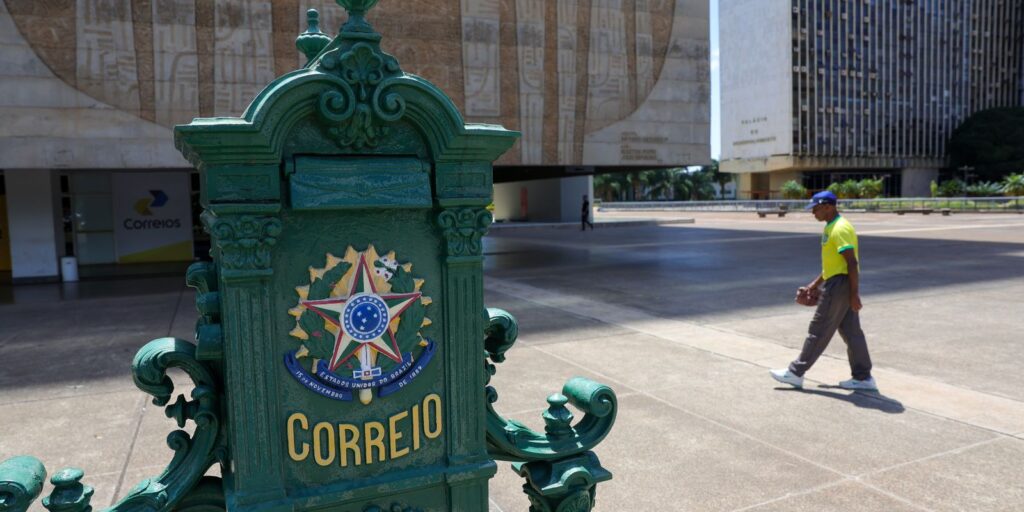 Preço do petróleo supera os US$ 100 após ataques no Mar Vermelho