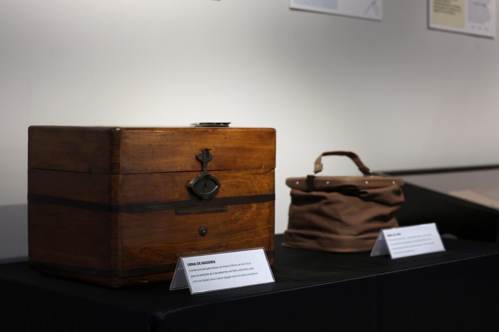 urnas eletrônicas: exposição de urnas históricas no Tribunal Regional Eleitoral de São Paulo - TRE-SP