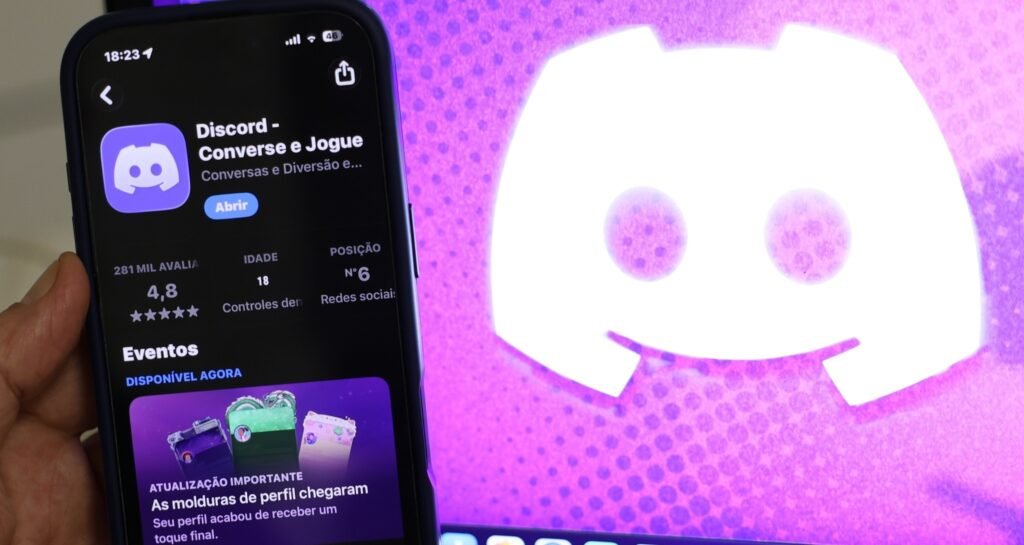 supervisão parental: smartphone exibindo a página do aplicativo Discord na loja de apps