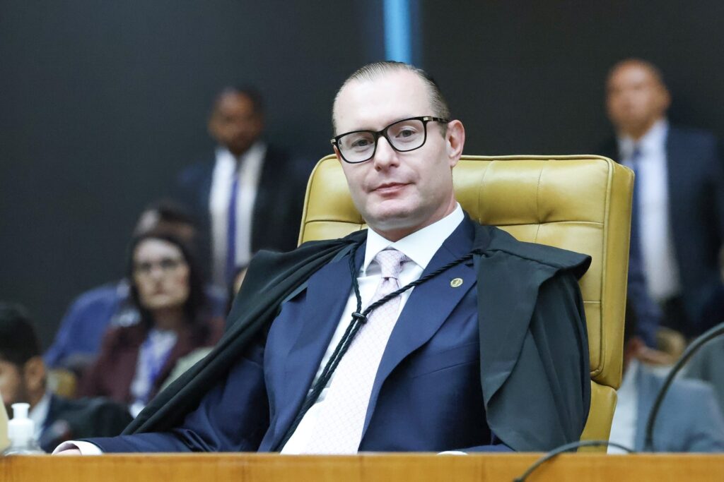 Cristiano Zanin (ministro do Supremo Tribunal Federal) durante sessão plenária.